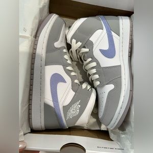Jordan 1 Mid Wolf Grey Aluminum (W)